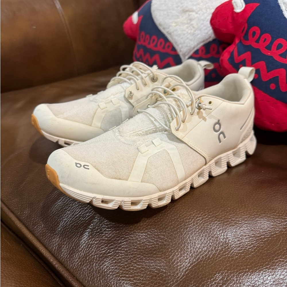 On Running Cream Athletic Shoes